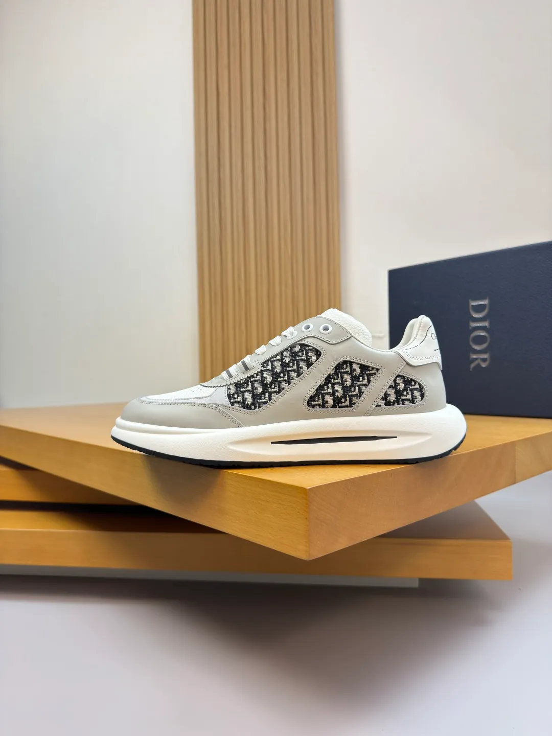 [Dior] Dior P780 men's shoes💰 - High-end quality original order·Casual sports shoes - Upper: 🔝Nappa calfskin, perforated calfskin, brand totem canvas cloth, tongue. Heel. Silk-printed high-frequency brand logo - Inner: water-dyed cowhide, foot pad; brand canvas - Outsole: ultra-light TPU. Rubber foam; two-color molded outsole -Ultra-high quality control·Fine workmanship: outstanding (high-end·nobility·grade) -Size: 39-44 (38, 45, can be customized)·DR0181